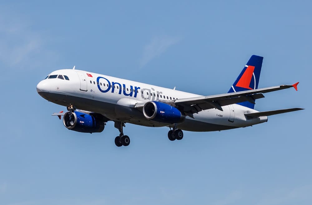 Самолет Onur Air