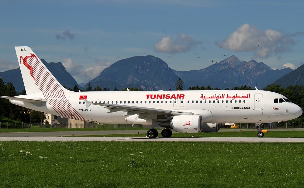 Самолет Tunisair
