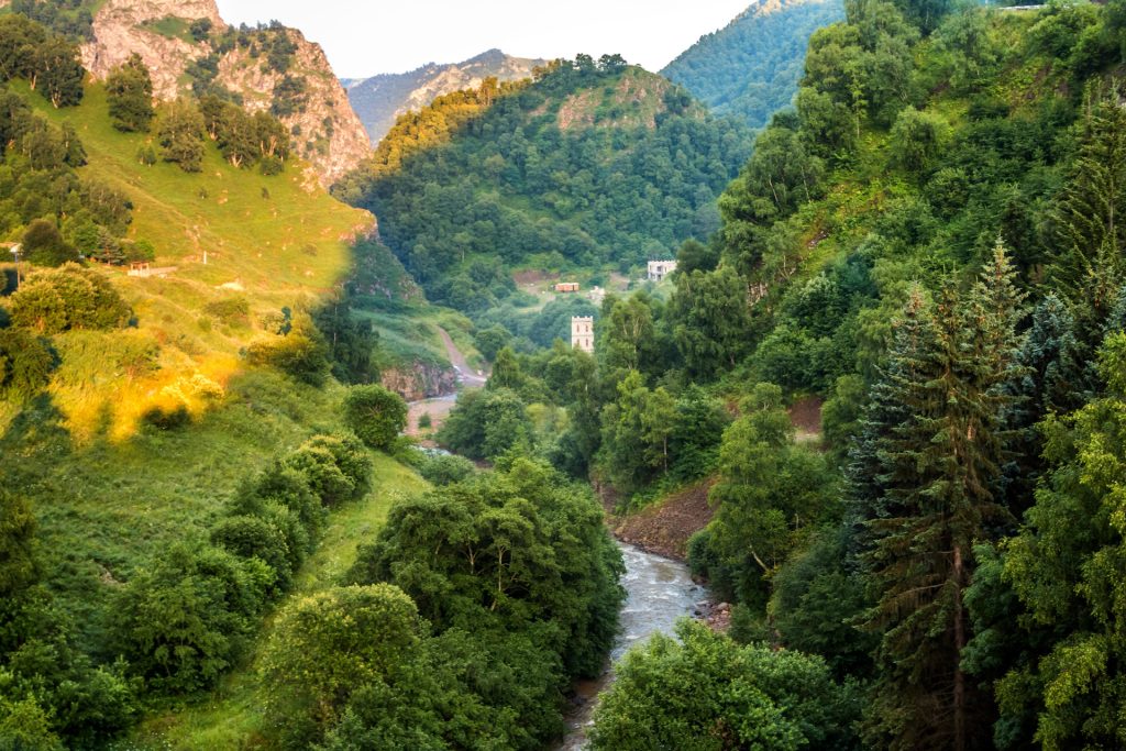 Долина нарзанов Кабардино-Балкария река леса
