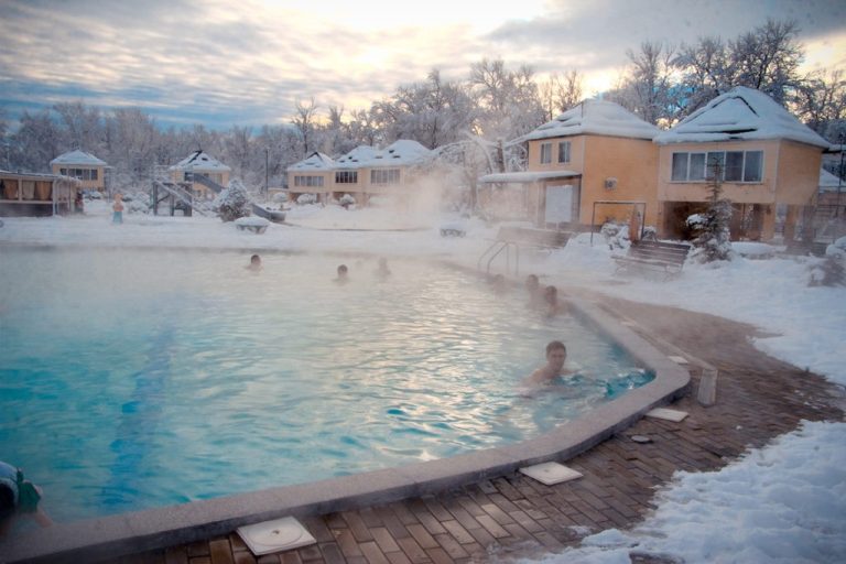 термальные источники в россии зима коттеджи